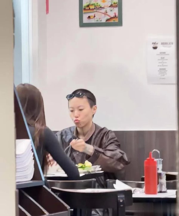 股票大盘 王菲没想到！窦靖童走上窦唯老路，恋情传闻真相大白